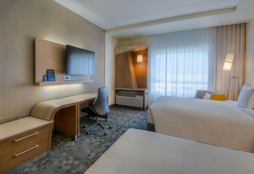 Courtyard By Marriott Winnipeg Airport Exterior foto