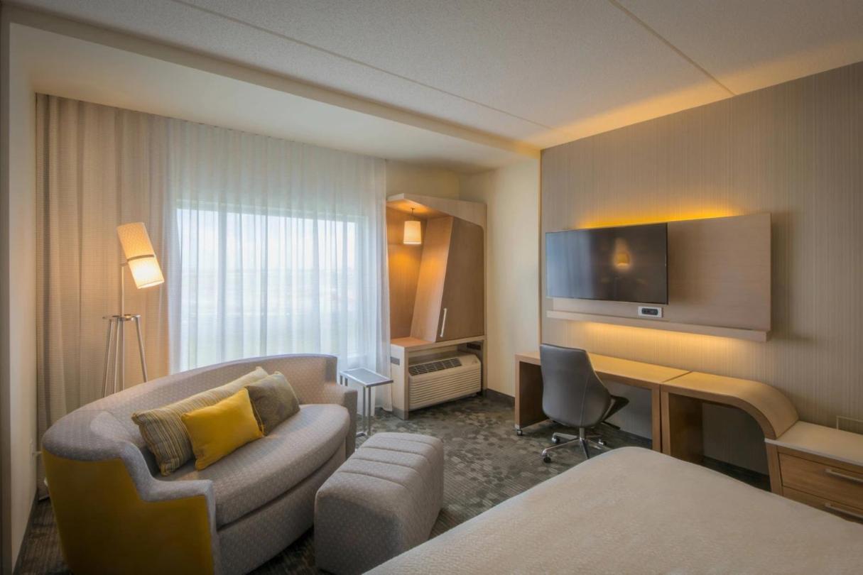 Courtyard By Marriott Winnipeg Airport Habitación foto